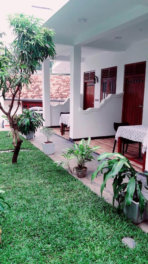 Ramesh Guesthouse Mirissa Exterior foto